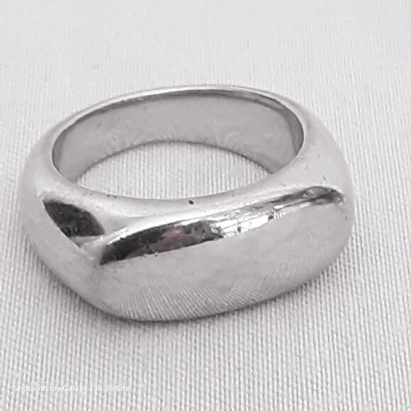 Silver Tone Smooth Polished Ring Size 8 - Picture 3 of 7